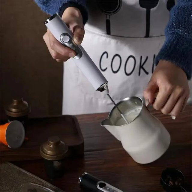 XIADYINJIA Elektrischer Milchaufschäumer und Doppelstabmixer in Schwarz, wiederaufladbarer 3-Gang Rührstab für Kaffee, Sahne und Eier - Bild 1