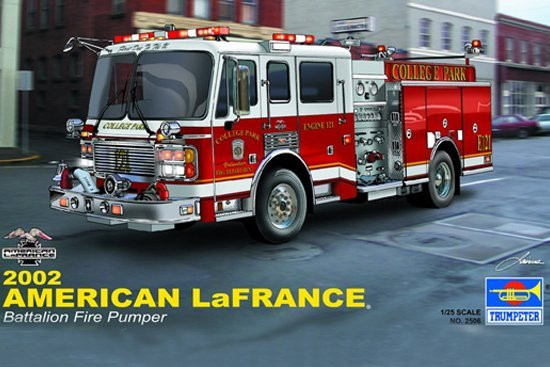Trumpeter American LaFrance Eagle Fire Pumper 2002, Fahrzeug, 1:25, Rot - Bild 1