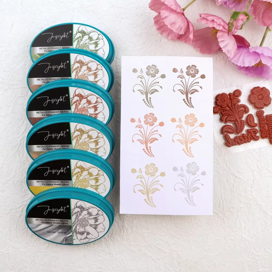 Mehrfarbiges Metallic-Pigment-Stempelkissen in Gold und Silber für deine DIY-Bastelprojekte - Bild 2