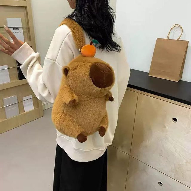 Yiran toy Capybara Plüsch Rucksack, Plüschtier Puppe, ab 14 Jahren - Bild 1