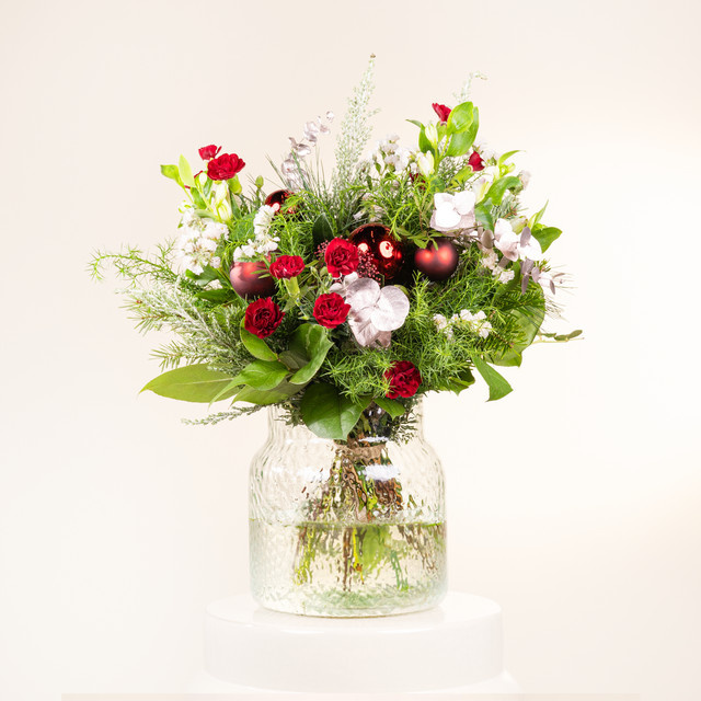 BLUME2000 Christmas Joy Arrangement Astrantia Größe M - Bild 1