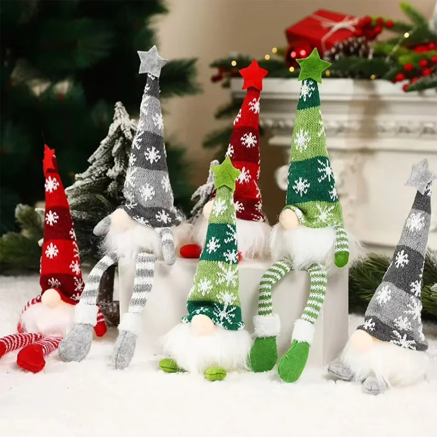 Weihnachts-Wichtel als LED-Anhänger aus Plüsch und Strick in Multicolour - Bild 4