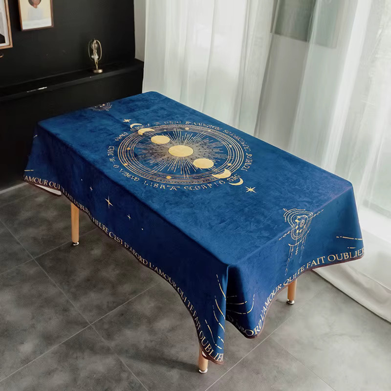 VIKAMA Celestial Tarot Tischdecke aus Leinen in Blau mit Boho-Grafik für dein Esszimmer - Bild 1