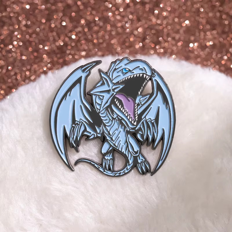 QIHE JEWELRY Brosche Blue-Eyes White Dragon, Emaille Pin, Unisex - Bild 4