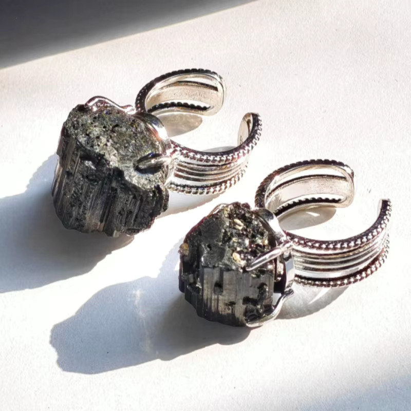 CrystalHola Ring, schwarzer Turmalin-Kristall, Silber, Unisex - Bild 4