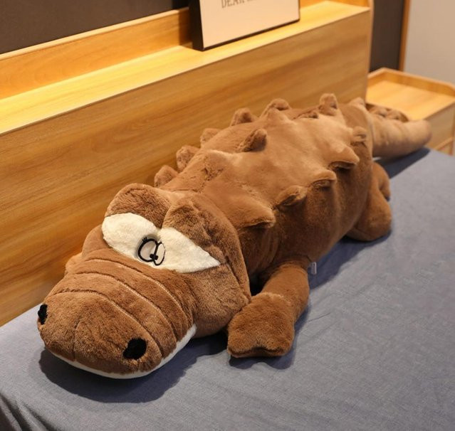 Liegendes Krokodil Plüschkissen Matte, Plüschtiere, braun - Bild 1