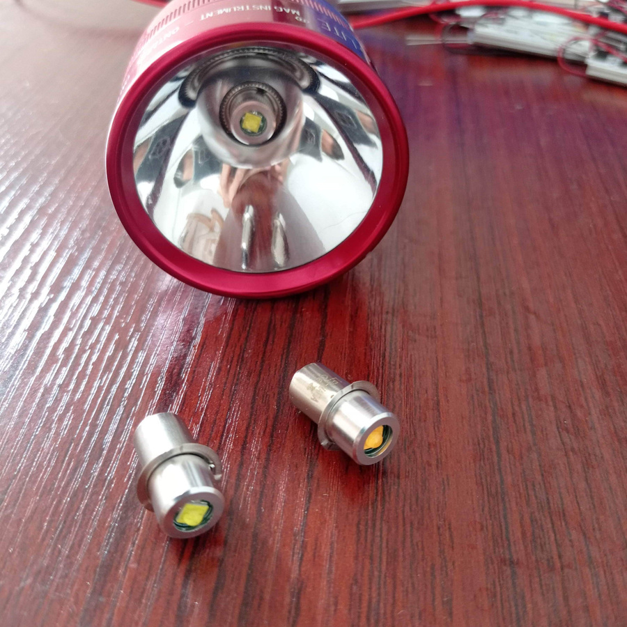 4er Set LED Ersatzbirnen E10 für Taschenlampen und Notlicht in Cool White - Bild 2