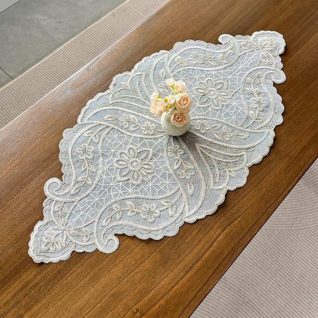 Yiran Furniture Tischdecke Oval mit floraler Stickerei und Spitze in Weiß, B/T: 35 x 83 cm - Bild 1