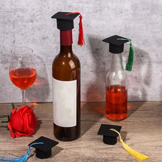 20 Stück Filz Mini Abschlusskappen mit Quasten als Weinflaschen-Topper für deine Graduation Party in Gelb und Schwarz - Bild 3