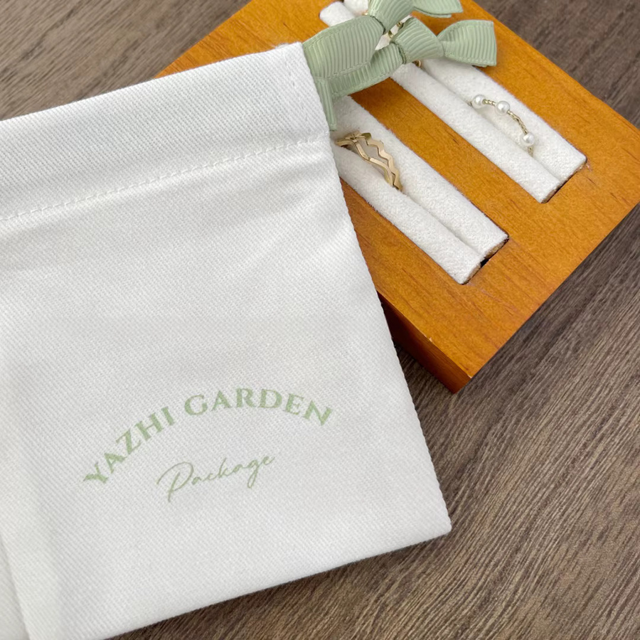 Personalisierte Schmuckverpackungsbeutel aus weißem Baumwoll-Canvas mit Kordelzug von NALIA'S POUCHES - Bild 3