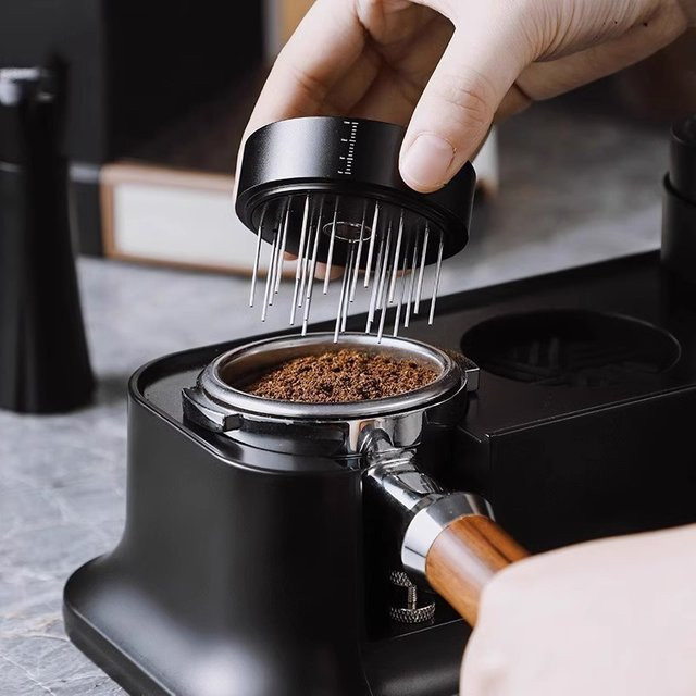JUSTINLAU Edelstahl Kaffee Distributor Tamper mit Nadeln für Espresso Leveler Werkzeug in Silber und Schwarz - Bild 1