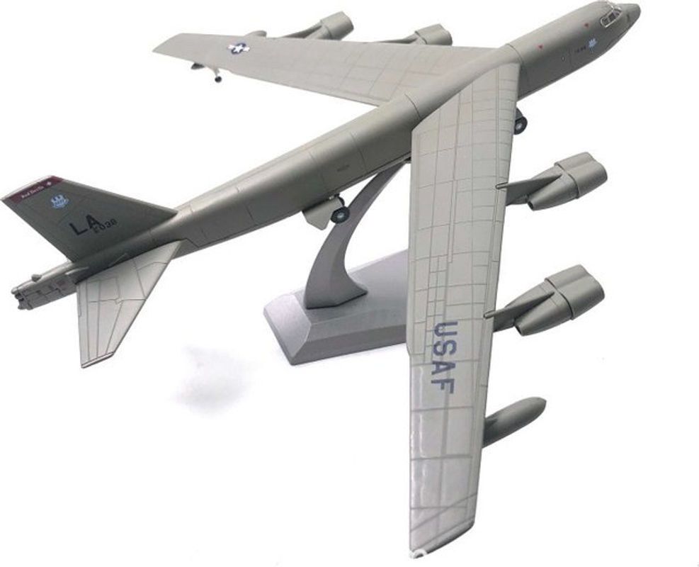 USA B-52 Bomber Modellflugzeug aus Metall im Maßstab 1:200, Farbe Grau - Bild 1