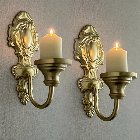 2 Stück Wandmontage Kerzenhalter aus Metall in Beige und Gold für Stumpenkerzen im Landhausstil