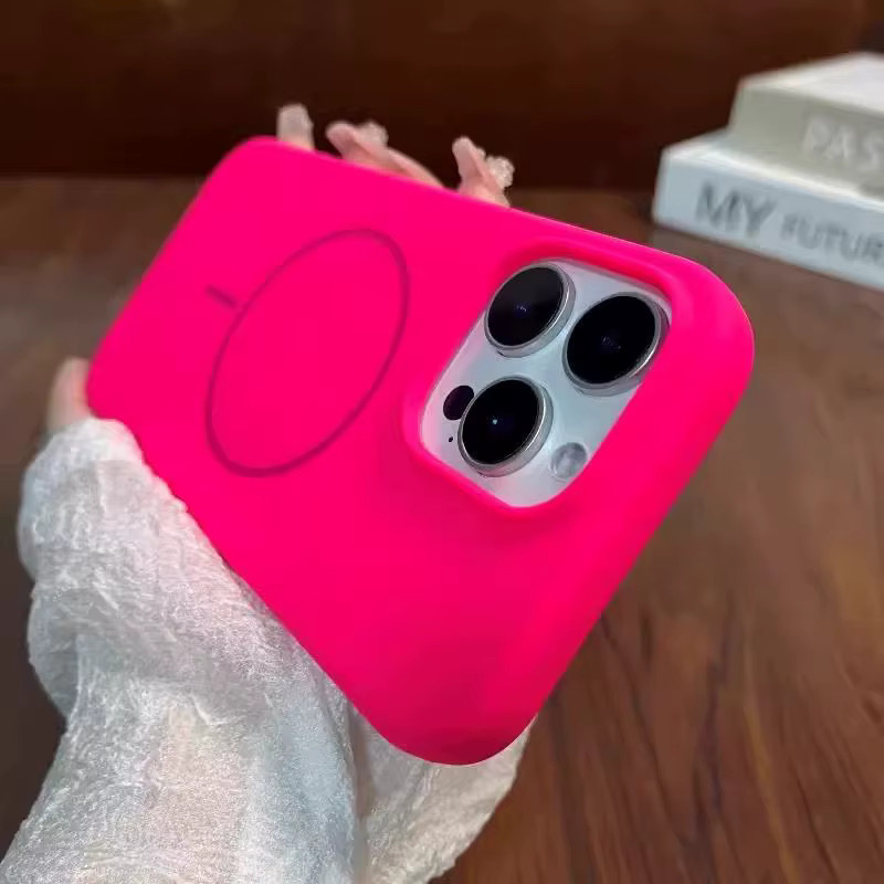 Apple Silikon Hülle mit Fluoreszenz-Effekt für iPhone kompatibel mit MagSafe in Gelb oder Pink - Bild 1