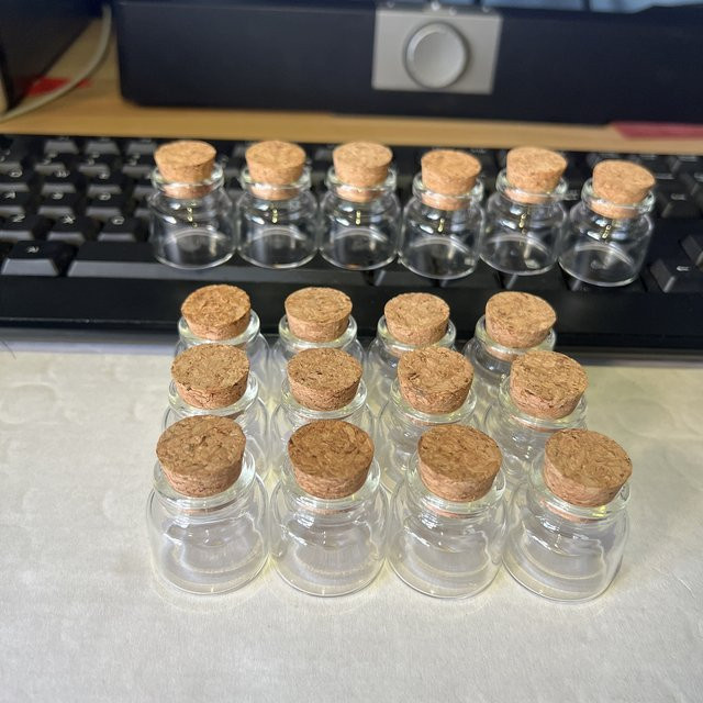 LYGIL Mini-Dekor-Glasflaschen mit Korkverschluss, transparent, 10 ml, B/H/T: 1,6 x 3,0 x 3,0 cm - Bild 1