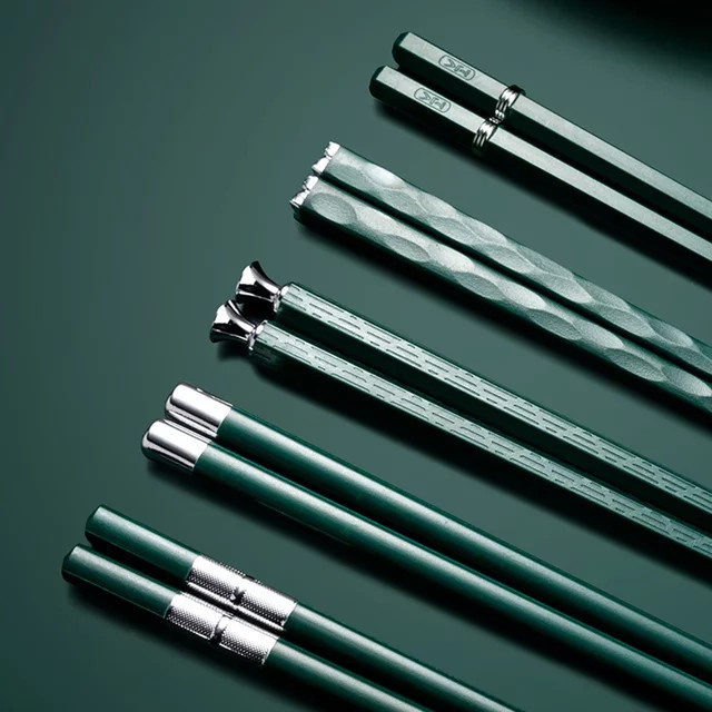 JAOER Essstäbchen-Set aus Edelstahl in Rot und Grün, 5 Paar wiederverwendbare Metall-Essstäbchen mit mattem Finish - Bild 1