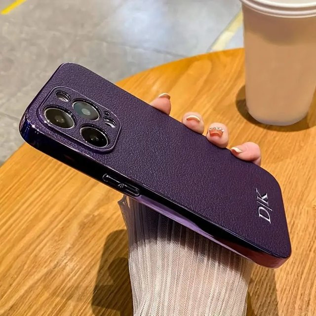 Personalisierte Lederhülle von YLUOYI für iPhone 11 bis 16 Pro Max, stoßfeste Schutzhülle mit individuellem Namen in Beige oder Purple - Bild 1