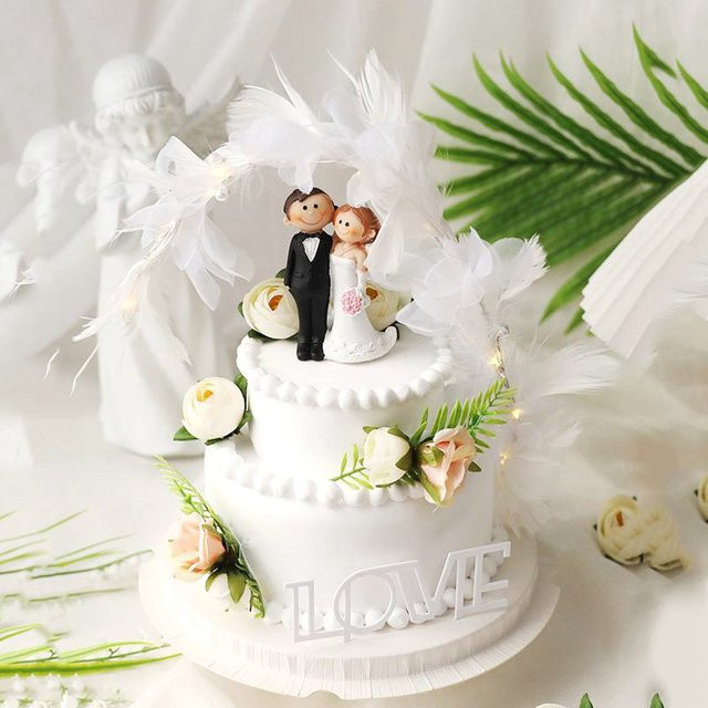 Ataozhekou Hochzeitstortenaufsatz für Braut und Bräutigam in Weiß als rustikale Kuchendekoration für Hochzeit, Verlobung und Valentinstag - Bild 1