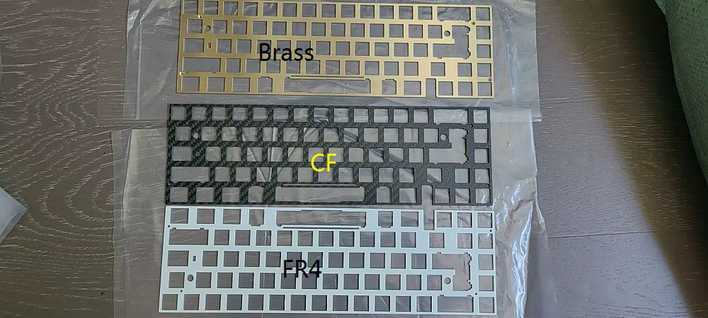 NEO Core Plus mechanische Tastatur mit 65 % Layout und verstärkten Platten in Gold - Bild 2
