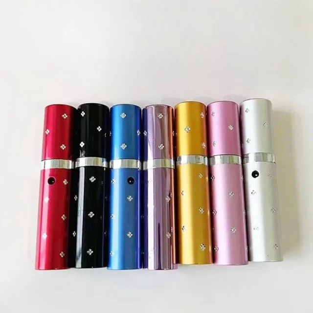 Tragbare USB-Taschenlampe in Lippenstiftform als Schlüsselanhänger in Rosa - Bild 1