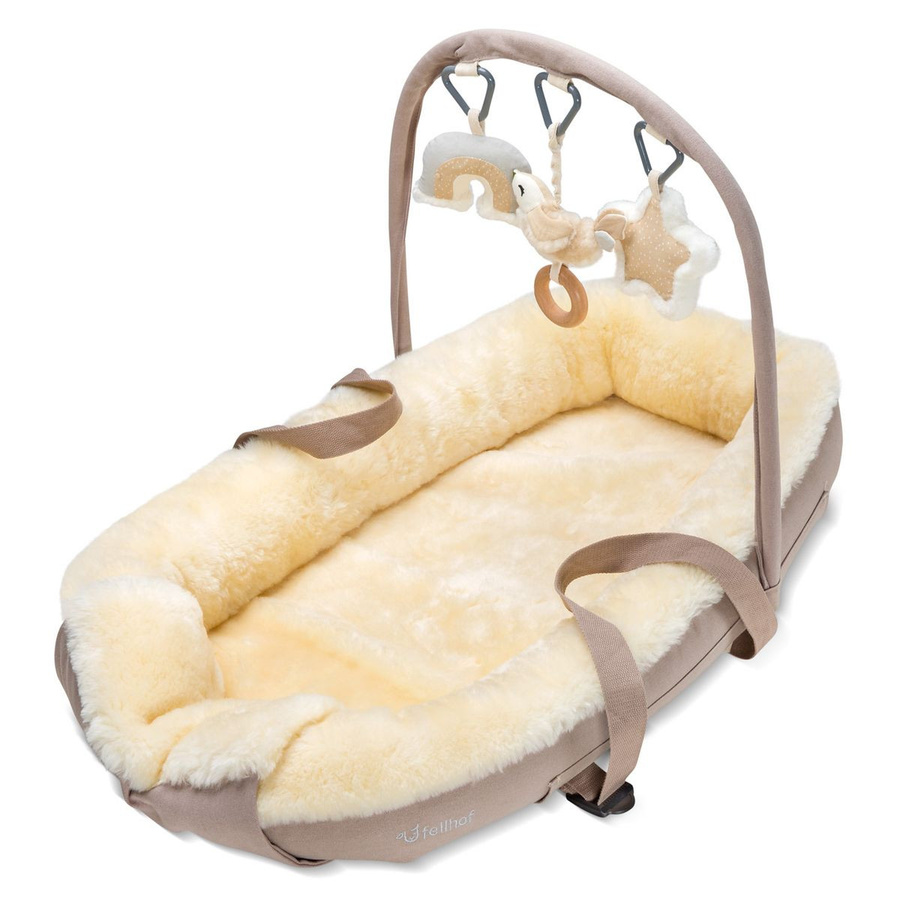 Fellhof Babynestchen Grünschnabel in Braun und Beige inklusive Spielbogen mit 3 Spielfiguren B/T: 80 x 50 cm - Bild 1