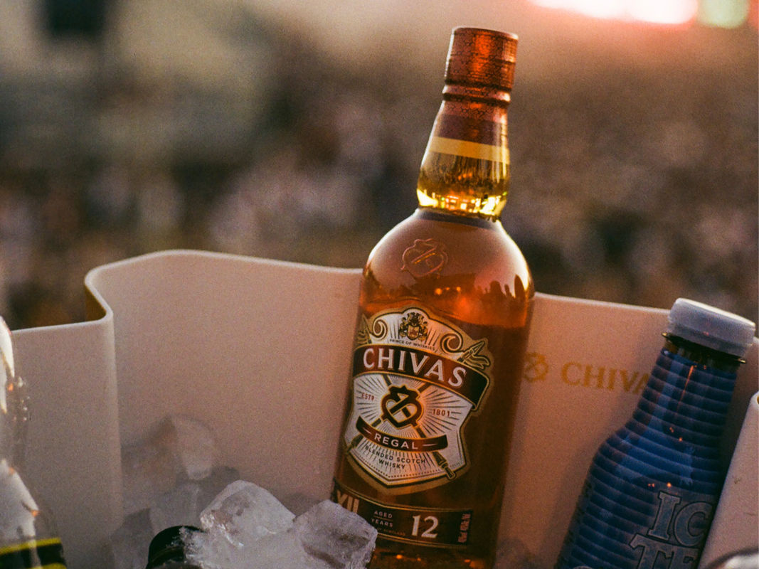 Chivas Regal Blended Scotch Whisky 12 Jahre 0,7 l - Bild 2