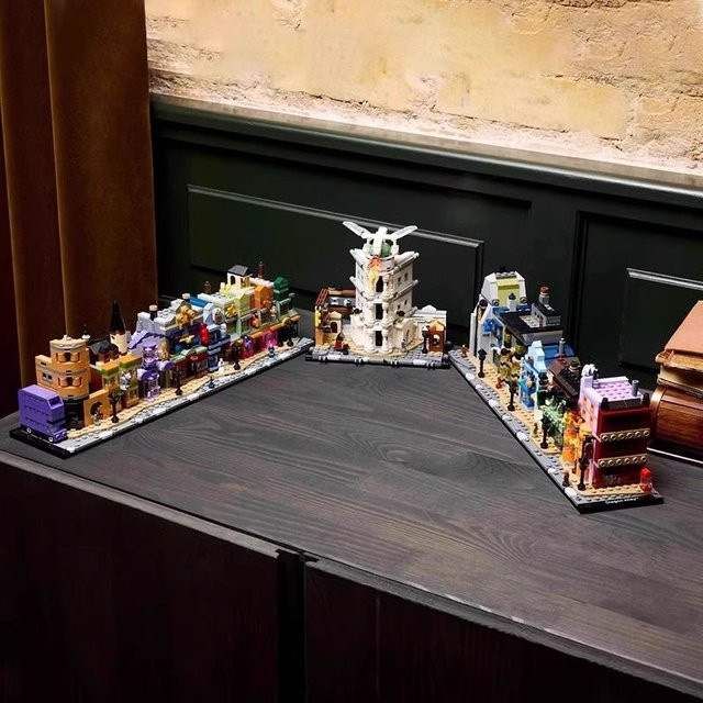 Hot Toys Harry Potter Diagon Alley Straßenansicht-Modell, Spielzeug - Bild 1