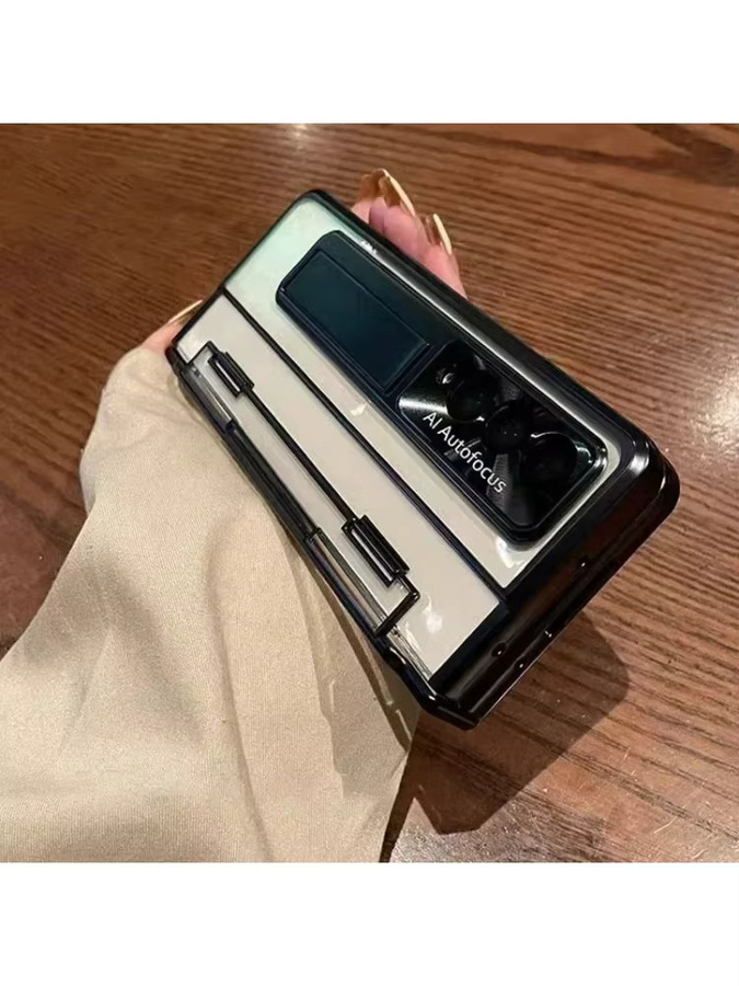 Transparente Schutzhülle mit integriertem Ständer und Scharnierfolie für Samsung Galaxy Z Fold 7, 6, 5, 4 in Silber - Bild 4