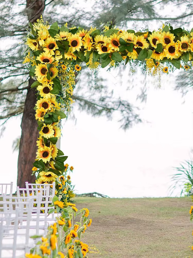 Künstliche Sonnenblumen Girlande in Gelb als hängende Blumen-Dekoration für Hochzeit und Zuhause - Bild 2