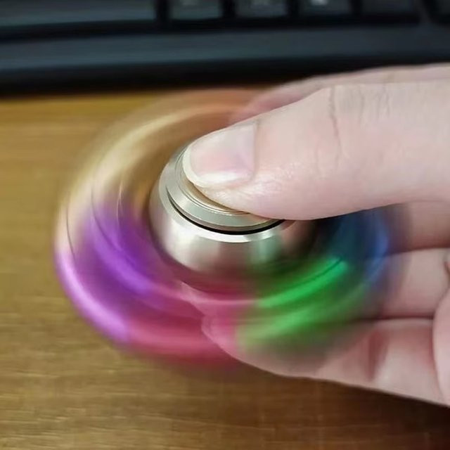 Meade Metall Hand Spinner, Zappeln Spielzeug, Dekompression Fingertip Gyroskop - Bild 1