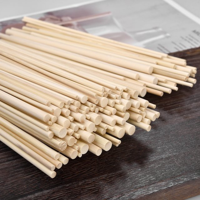Runde Bambusstäbe aus Holz in Beige für DIY-Handwerk und Holzbearbeitung - Bild 1