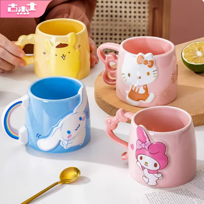 Sanrio Hello Kitty Keramiktasse für Kinder in Pink mit 3D-Relief-Design und kreativem Griff - Bild 1