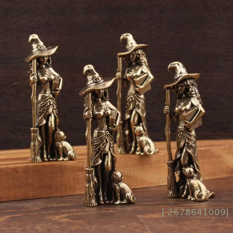 KuZHEN Vintage Hexenfigur aus Messing in Gold mit Besen und Katze als Deko-Statue für deinen Altar oder deine Heimdekoration - Bild 2