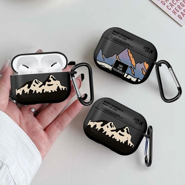 Schutzhülle für Apple AirPods Pro 1, 2 und 3 mit Landschafts- und Flugzeugmotiv in Schwarz - Bild 1
