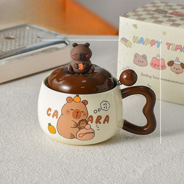 Capybara Keramiktasse mit Deckel und Löffel, weißer Becher mit 400 ml Fassungsvermögen - Bild 1