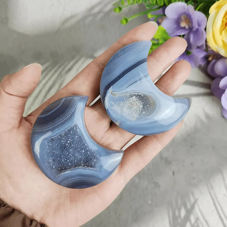 CrystalHola Blaue Achat-Geode in Mondform als Kristall-Schnitzerei zur Dekoration - Bild 3