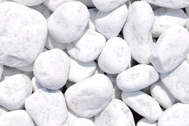 Marmorzierkiesel Carrara Weiß von Scherf, grober Dekorsplitt als Gartenkies, 60 - 100 mm, 1000 kg Big-Bag - Bild 1
