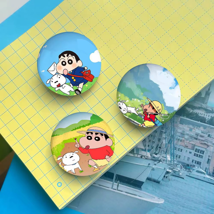 52TOYS Anstecknadel Crayon Shin-chan Anime, Runde Laser-Brosche - Bild 2
