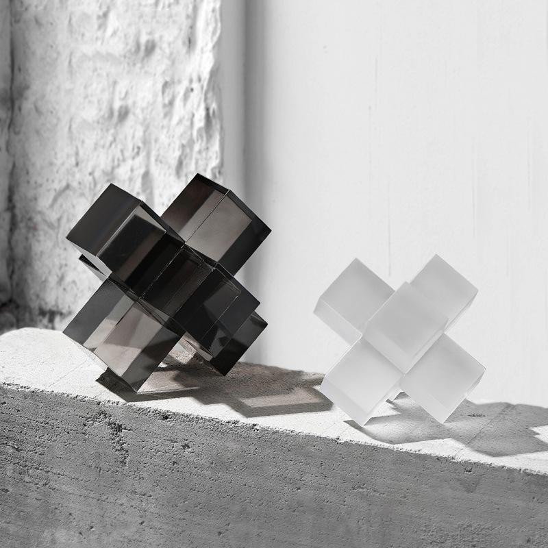 Nordisches Kreuzform Ornament aus Glas in Smoke Grey für Wohnzimmer und Arbeitszimmer, Größe: 12 x 12 cm - Bild 1