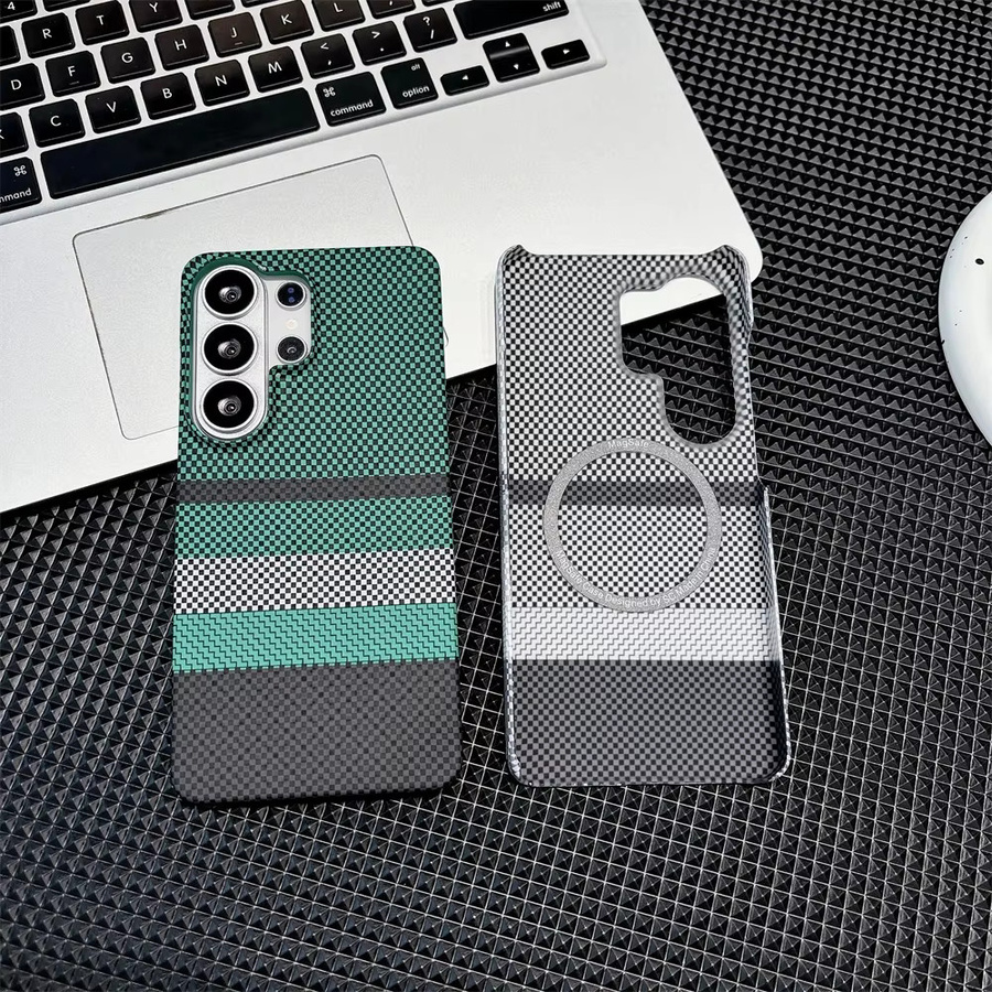 Ultradünne Samsung Handyhülle mit Kevlar-Muster und MagSafe Kompatibilität in Braun für S26 Ultra, S25, S24, S23 und S23 FE Plus - Bild 2