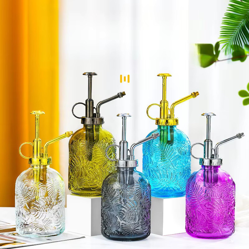 Bunte Gartensprühflasche aus Glas in Ahornblatt-Form mit langem Auslauf, 360 ml - Bild 3