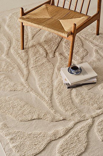 Jotex ORTA Baumwollteppich in Weiß und Beige mit floralem Design im skandinavischen Stil, handgetuftet aus Bio-Baumwolle - Bild 1
