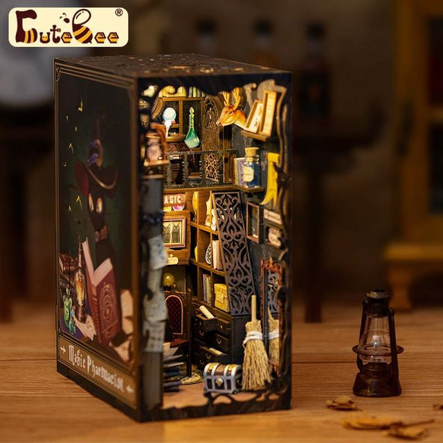 CuteBee Pharmacist 3D Wooden Puzzle Miniature House mit Staubschutz - Bild 1