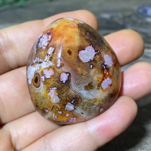 Natürlicher Sardonyx Roter Achat als roher Edelstein in Rot und Braun zur Dekoration und Meditation - Bild 1