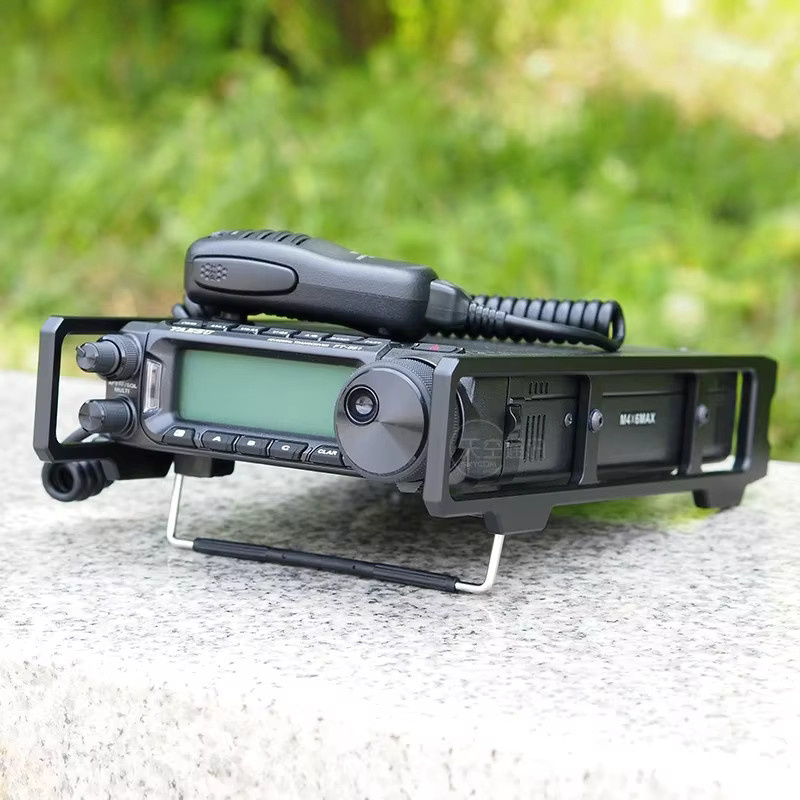 Schutzgehäuse aus CNC Aluminiumlegierung mit Griff für Yaesu FT-891 und FT-857D in Schwarz - Bild 1