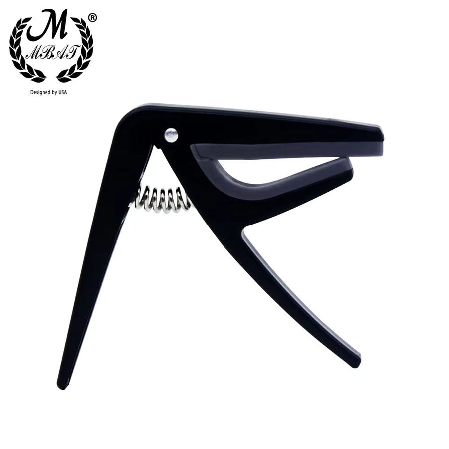 M bat Ukulele Capo in Schwarz für klassische und akustische Ukulelen sowie Hawaii-Gitarren - Bild 2