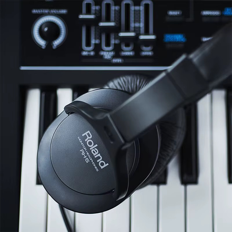 Roland RH-Serie Over-Ear Monitoring-Kopfhörer in Schwarz mit Adapter RH-5, geschlossene Bauweise für Digitalpiano, E-Drum und Keyboard - Bild 3