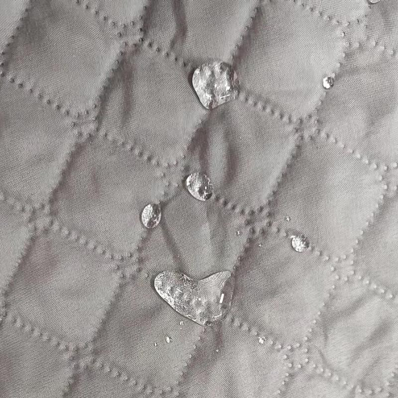 Lellen Wasserdichter L-förmiger Sofabezug in Grau, rutschfester Couchbezug mit Karomuster und Steppung, XL Size - Bild 2