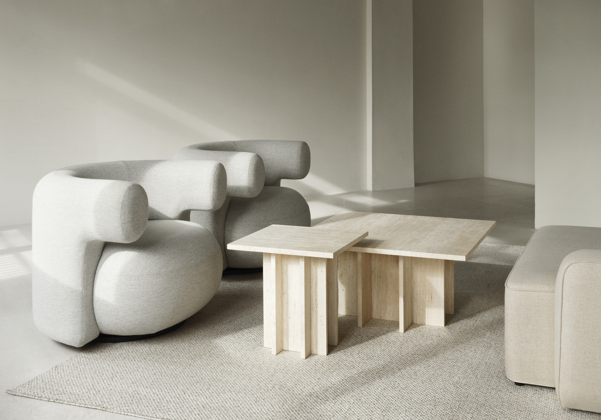 Normann Copenhagen Burra Lounge Sessel mit integrierten Armlehnen und Stoffbezug - Bild 3