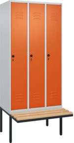 C+P Spind Classic PLUS Garderobenspind mit Sitzbank, 3 Abteile, B/T/H: 212,0 x 90,0 x 81,5 cm, Sicherheits-Drehriegel, 4 Garderobenhaken, mittige Trennwand, auskragende Sitzbanktyp - Bild 1